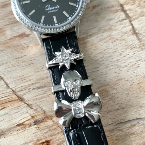 Dyrberg/Kern Emotion watch with removable charms and black sunray face - Picture 6 of 11